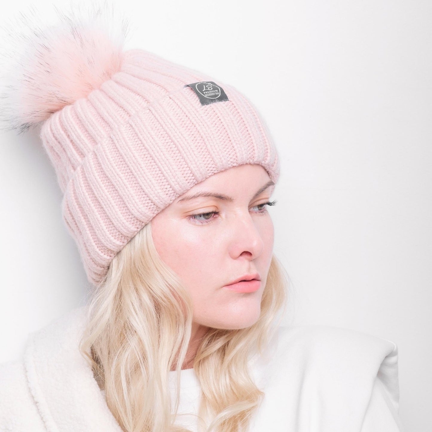 Mulberry Silk-Lined Cashmere Beanie Hat With Removable Pom Pom - Grey