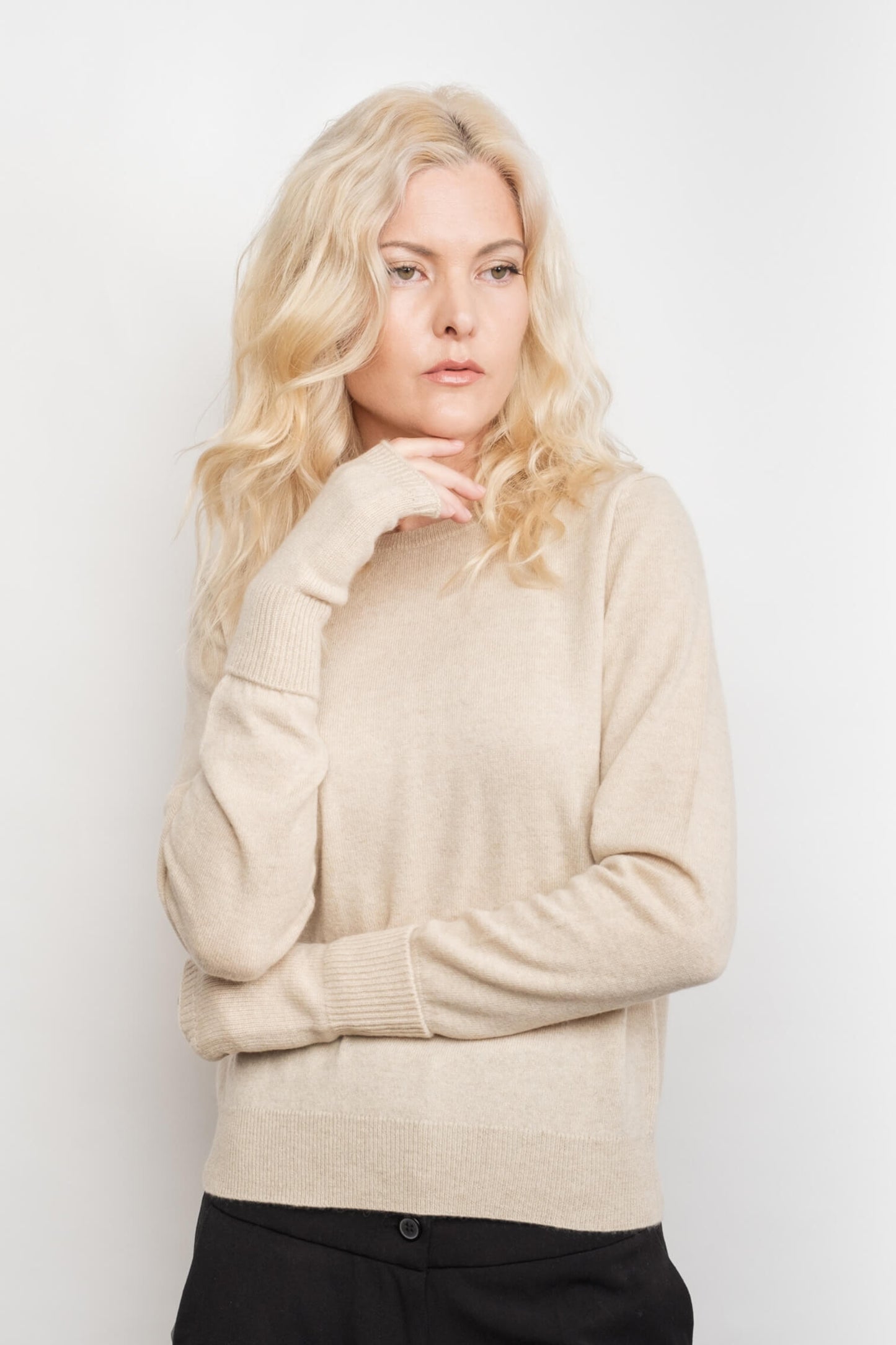 Classic Ribbed Cashmere Crewneck Sweater - Beige