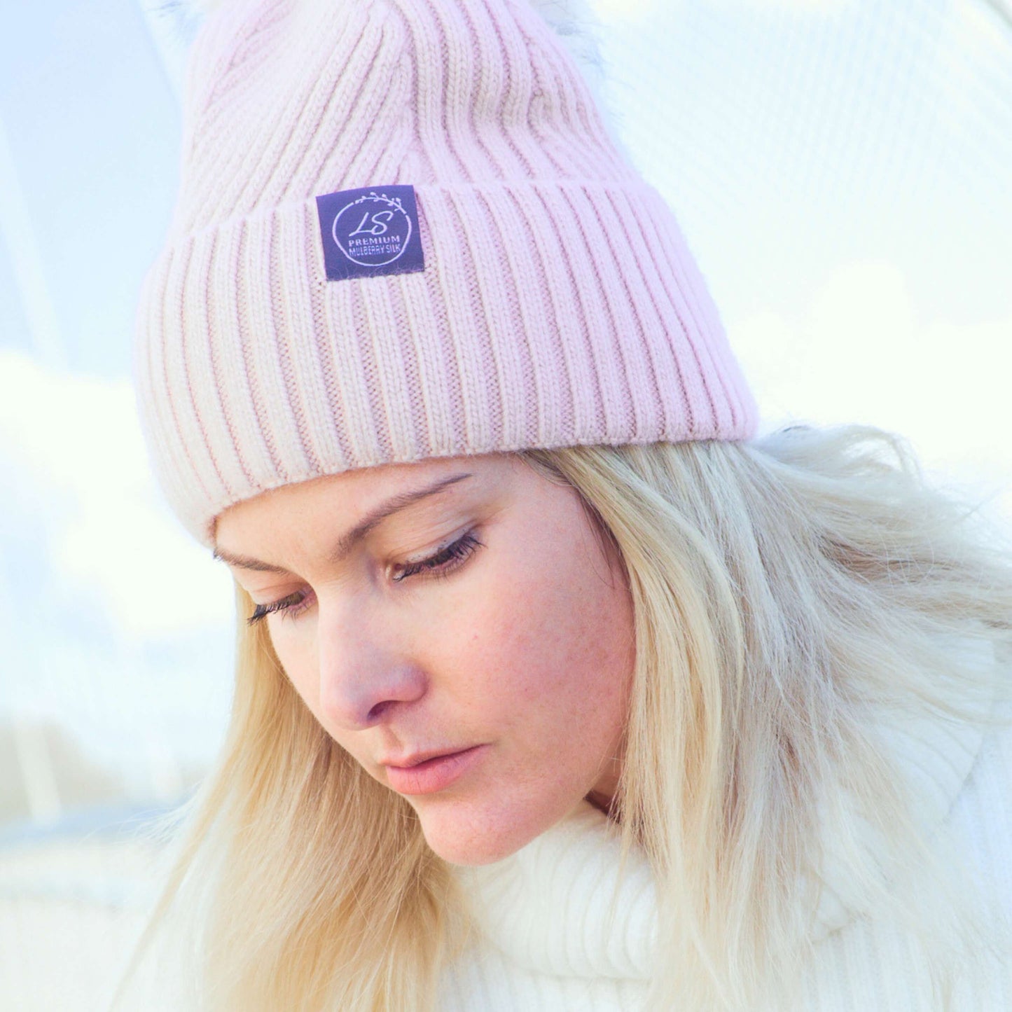 Mulberry Silk-Lined Slim Ribbed Beanie – Cashmere Blend with Removable Pom Pom -Black
